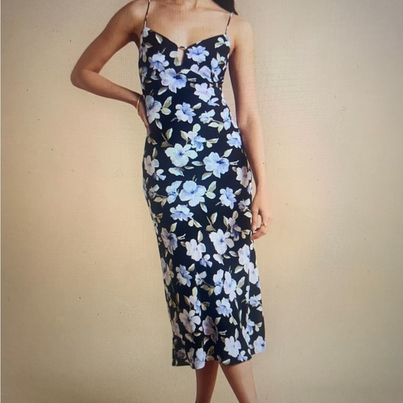 Abercrombie wedding guest dress. Worn only once! Beautiful fabric, size small. - Picture 2 of 2